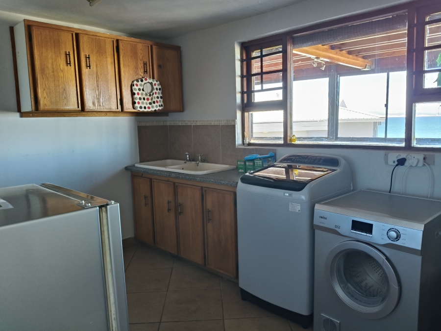 4 Bedroom Property for Sale in Wavecrest Eastern Cape